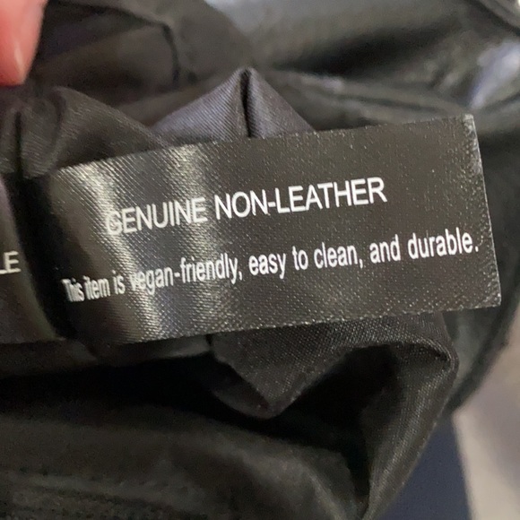 Kenneth Cole Reaction Crossbody Bag - Picture 12 of 12